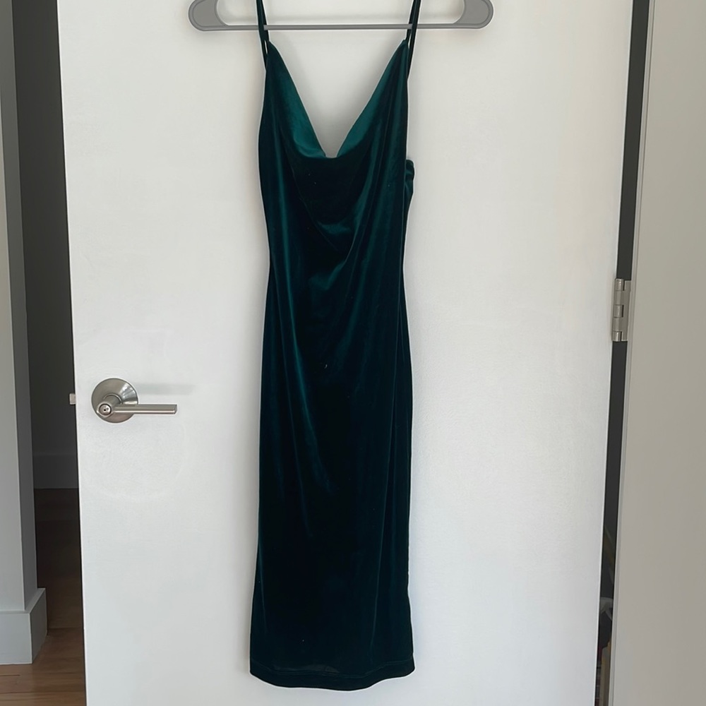 Lulus Women’s XS Emerald Cowl Neck Velvety Dress
